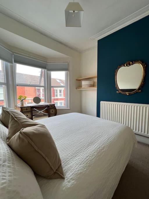 2025 Award Winner Liverpool Strawberry House - 3 Bedrooms Dış mekan fotoğraf