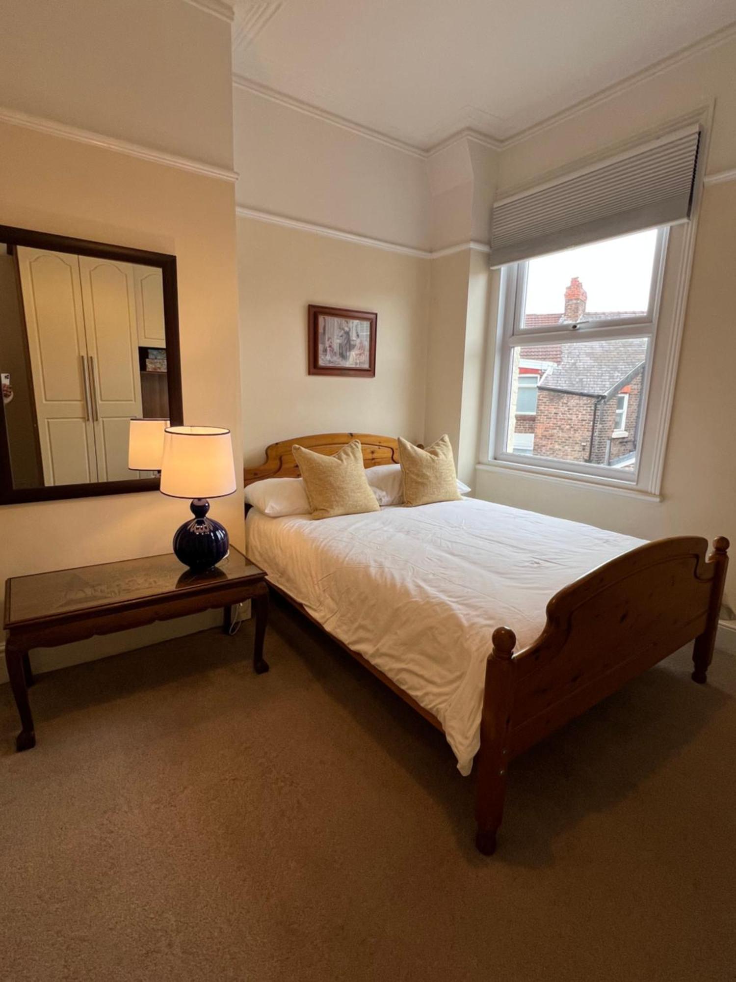 2025 Award Winner Liverpool Strawberry House - 3 Bedrooms Dış mekan fotoğraf